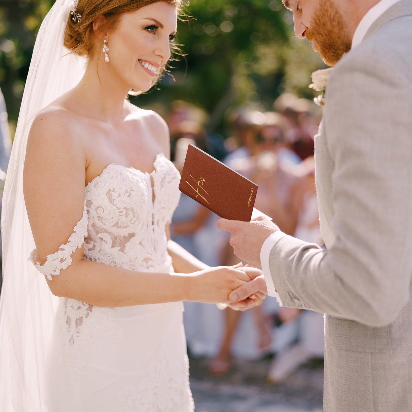 Elegant Linen Wedding Vow Books With Gold Foil Lettering - Perfectly Sized His and Hers Vow Books With Plenty Of Pages To Write Whatever is on Your Heart - A Beautiful Addition For The Wedding Day